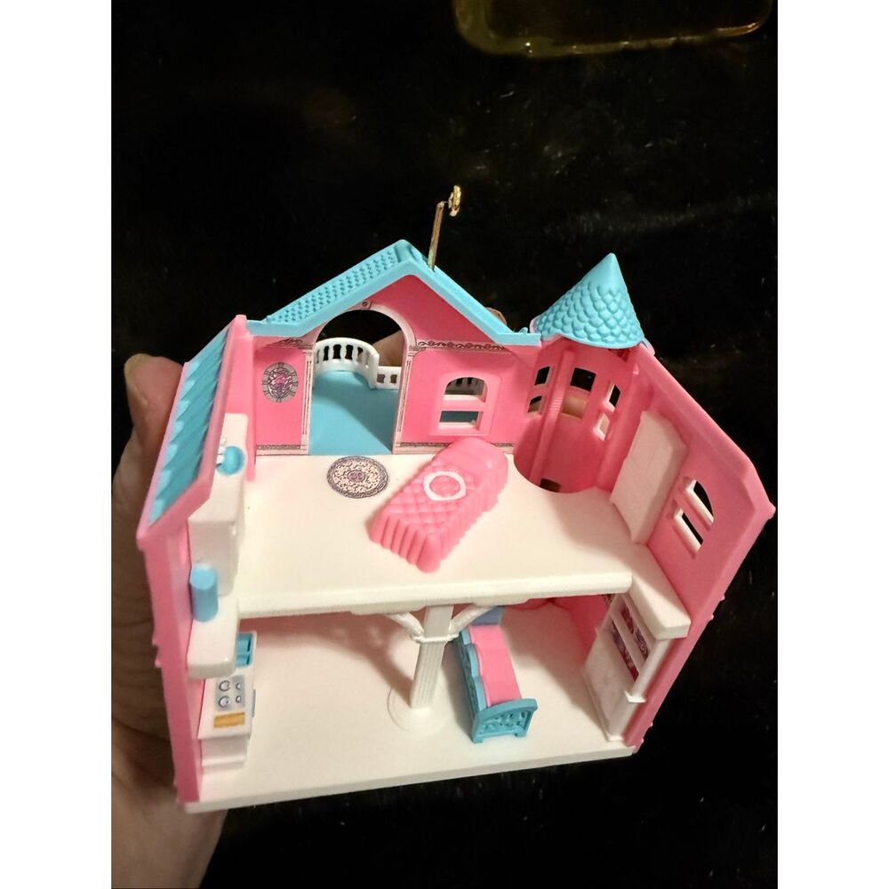 Vintage 1999 Hallmark Barbie Dream House Christmas Keepsake Ornament - Picture 4 of 4
